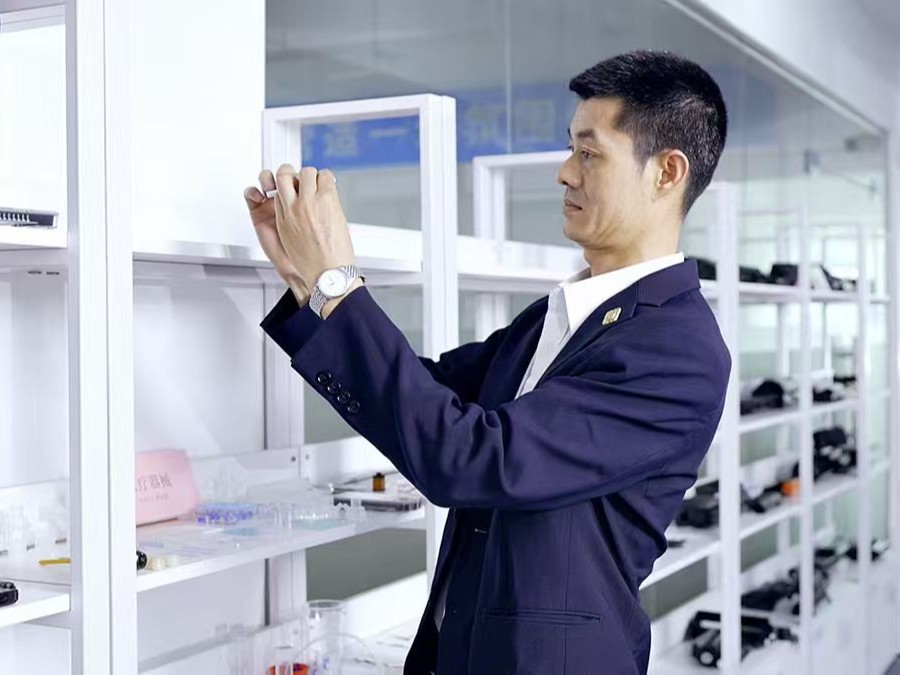 超聲波焊接機品牌推薦：從<i style='color:red'>高端</i>技術(shù)到高性價比的全方位選擇
